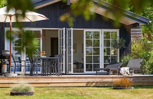 Ronne House | Beautiful holiday home, from 2021, with a lovely seaview