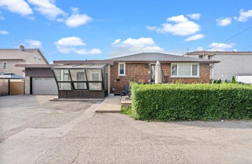 Niagara Falls House | Beautiful home, a few minutes to the waterfall and attractions