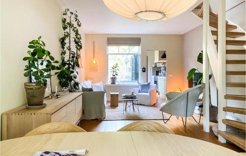 Alkmaar House | Beautiful Home In Alkmaar With Kitchen
