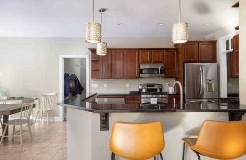 Lee House | Beautiful Home in AMAZING Berkshire Location