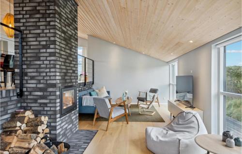 Blokhus House | Beautiful Home In Blokhus With Wifi