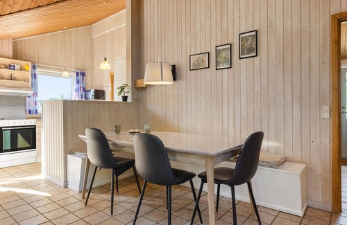 Lyngsbæk Strand House | Beautiful home in Ebeltoft with sauna