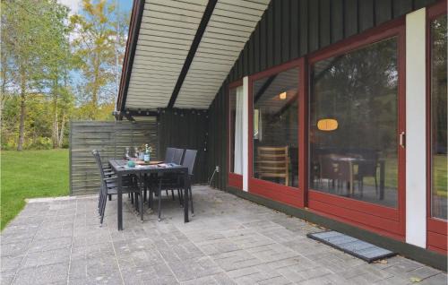 Helberskov Strand House | Beautiful Home In Hadsund With Kitchen