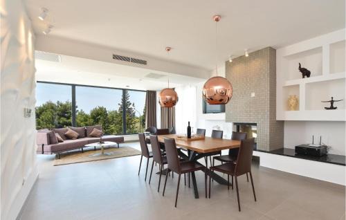 Omis House | Beautiful Home In Omis With Sauna