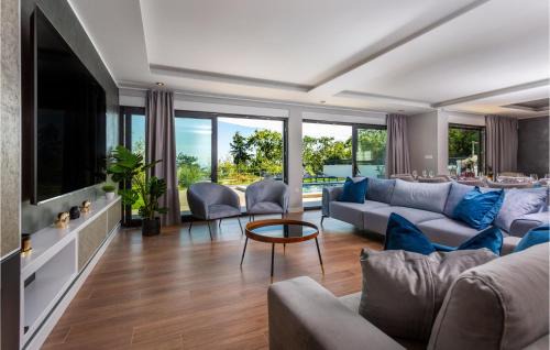 Opric House | Beautiful Home In Opric With Wifi