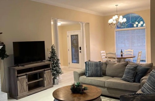 Thomasville House | Beautiful home in quiet neighborhood, minutes from downtown Thomasville