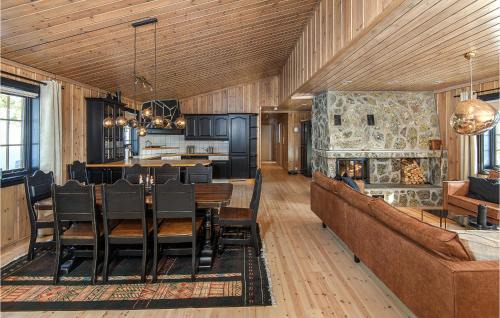 Sjusjoen House | Beautiful Home In Sjusjøen With Kitchen