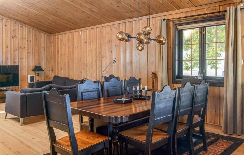 Sjusjoen House | Beautiful Home In Sjusjøen With Kitchen