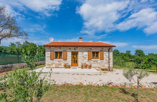 Municipality of Zminj House | Beautiful home in Zminj with kitchen