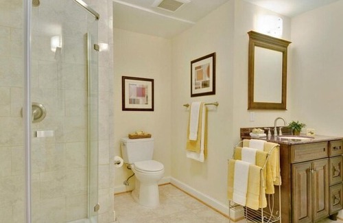 Darnestown House | Beautiful home with large trees and foliage. Near tow path and Potomac river.