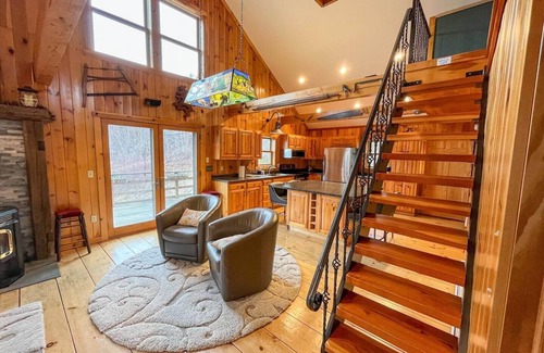 Moretown House | Beautiful Home with views and a hot tub 10 minutes from Sugarbush Resort