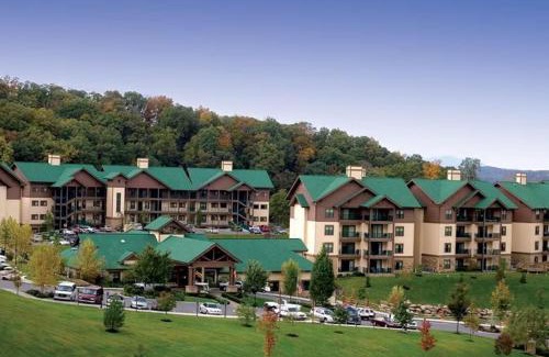 Sevierville House | Beautiful Hotel in Smoky Mountains 1BD Gateway to the Smokies