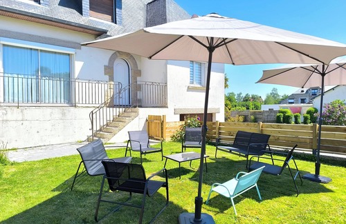 Pleurtuit House | Beautiful house for 12 with large garden near Dinard, St-Malo, pets allowed