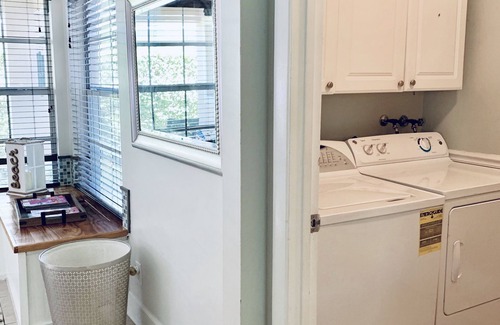Davie House | Beautiful house in a quiet neighborhood