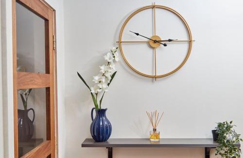 Northenden House | Beautiful House in Manchester Sleeps 8 Inc Parking