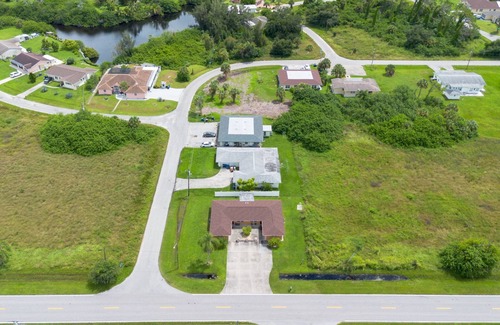Warm Mineral Springs House | Beautiful House near Warm Mineral Springs