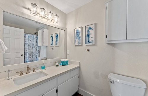 Seaspray House | Beautiful House, steps to community pool and 5 Min walk to the beach and shops