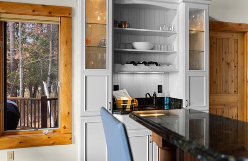 Harbor Springs House | Beautiful House on Lake Michigan! 10 Minutes HS! Private Sandy Beach!
