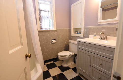 Greenfield Apartment | Beautiful impeccably clean in town executive apt. Special weekly & monthly rates