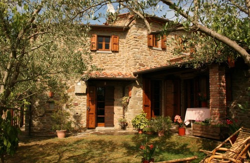 Montecchio Apartment | Beautiful apartment for 4 guests with TV and parking, close to Cortona