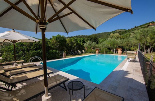 Castiglion Fiorentino Villa | Beautiful private villa with WIFI, A/C, private pool, TV, terrace and pets allowed, close to Are.