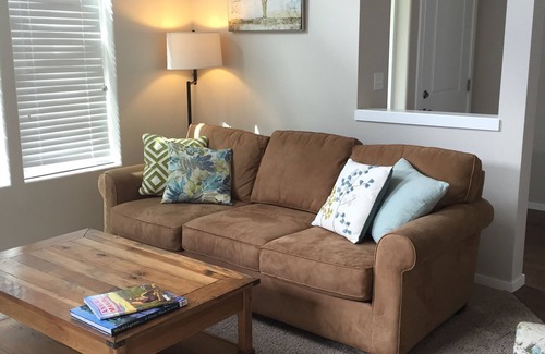 West Central House | Beautiful Kendall Yards cottage in the heart of Downtown Spokane