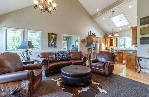 Glenville Villa | Beautiful Lake Glenville Mountain Getaway