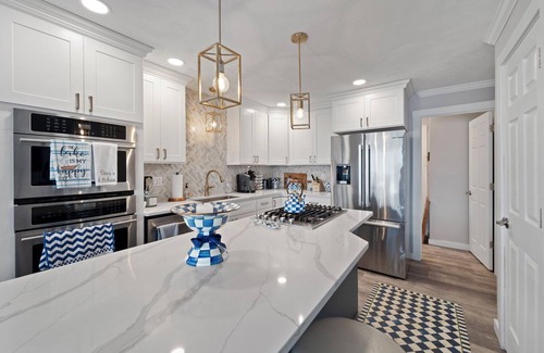 Town of Ledyard Cottage | Beautiful lake house right on Cayuga Lake in Aurora NY