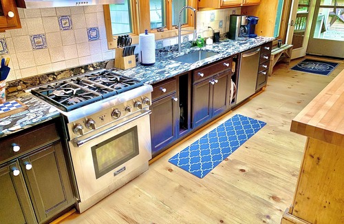 Fennville House | Beautiful Lake Michigan Home - Private Beach - Prime August dates available!