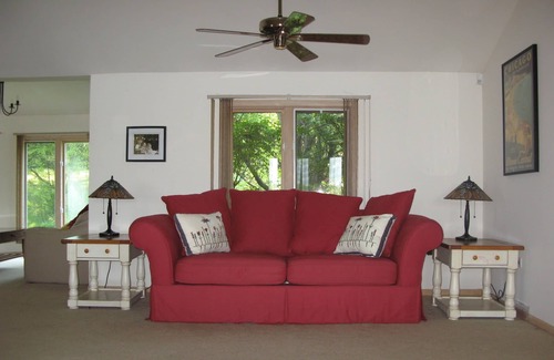 Rolling Prairie House | Beautiful Lake Home -> Near New Buffalo - 3 BD / 2 BA