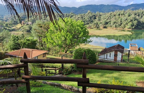 Guatape Villa | Beautiful Lake View Villa. Lake Access & Near Town