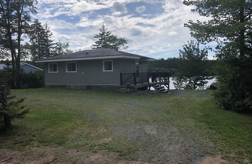 Chester Cottage | Beautiful Lakefront Cottage