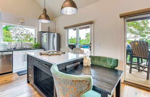 Woodstock Apartment | Beautiful Lakefront Studio: Dock, Fire Pit, Kayak
