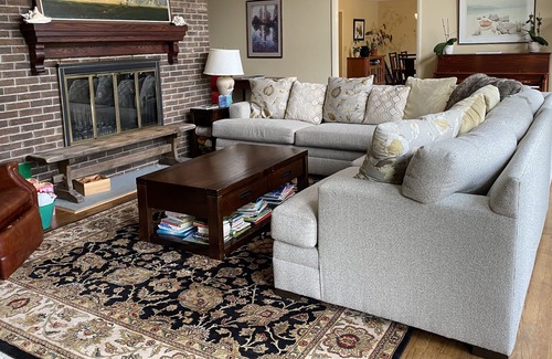 Brookfield House | Beautiful Lakefront Home in Brookfield