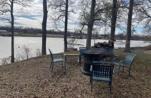 Acme Cottage | Beautiful lakeview cottage with private deck.