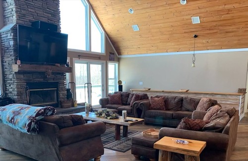 Durham House | Beautiful large home 15 minutes from Wyndham mountain