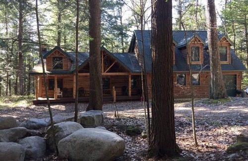 Lake Luzerne Cabin | Beautiful Large Log Cabin in the Southern Adirondacks