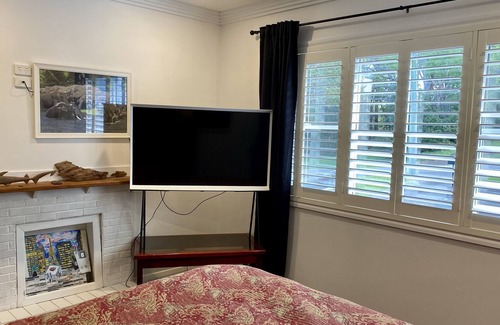 Charlestown House | Beautiful, leafy 3 bed/3 bath Newcastle home with pool