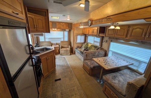 Wakefield RV Rental | Beautiful little Camper w/all the extras at RockWater Campground.