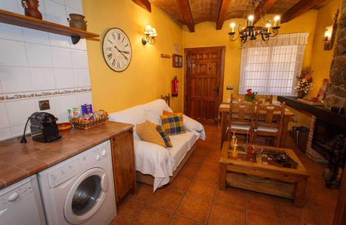 Braojos House | Beautiful little house for even with fireplace in Braojos