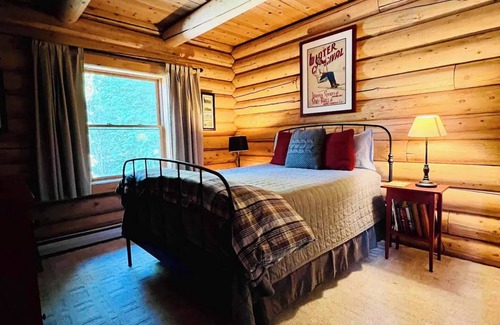 Stowe Hollow Cabin | Beautiful Lodge Cabin-Immaculate views - Family friendly-Close to Stowe Village