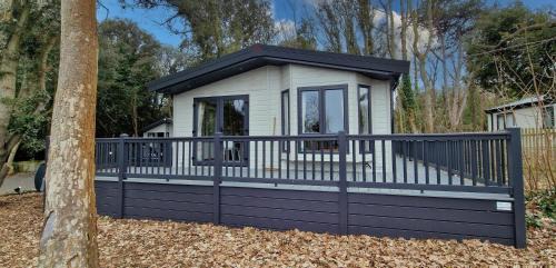 Corton Other | Beautiful Lodge With Decking At Azure Seas In Suffolk, Sleeps 6 Ref 32217Og