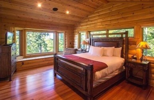 Lutsen House | Beautiful Log House On Bluff Overlooking Caribou Lake