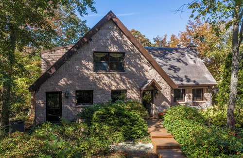 Branford House | Beautiful Long Island Sound Cottage on Private Point