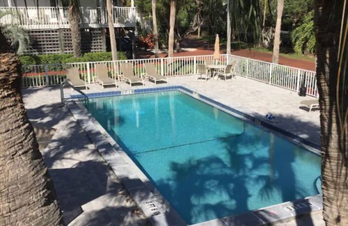 Whitney Beach Resort | Beautiful Longboat Key, Florida - Little Gull Resort