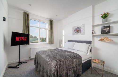 New Cross Apartment | Beautiful luxe 3 Bedroom with 4 Beds