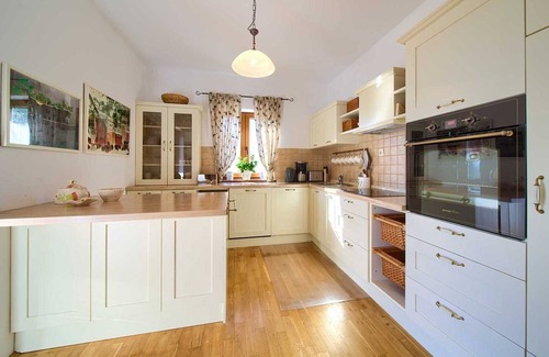Suzan Villa | Beautiful Luxury Villa Maria with a swimming pool, near the Sea