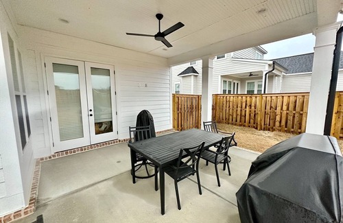 Evans House | Beautiful Masters Rental Quiet Neighborhood