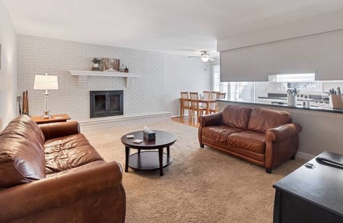 Middletown House | Beautiful Middletown Manor: Cozy 4 Bed / 3 Bath
