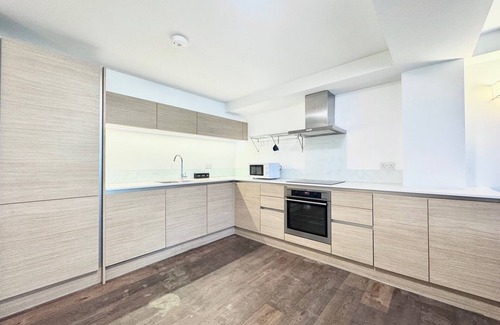 East Putney Apartment | Beautiful Modern 2-Bedroom, 2-Bathroom Flat located in the heart of Putney